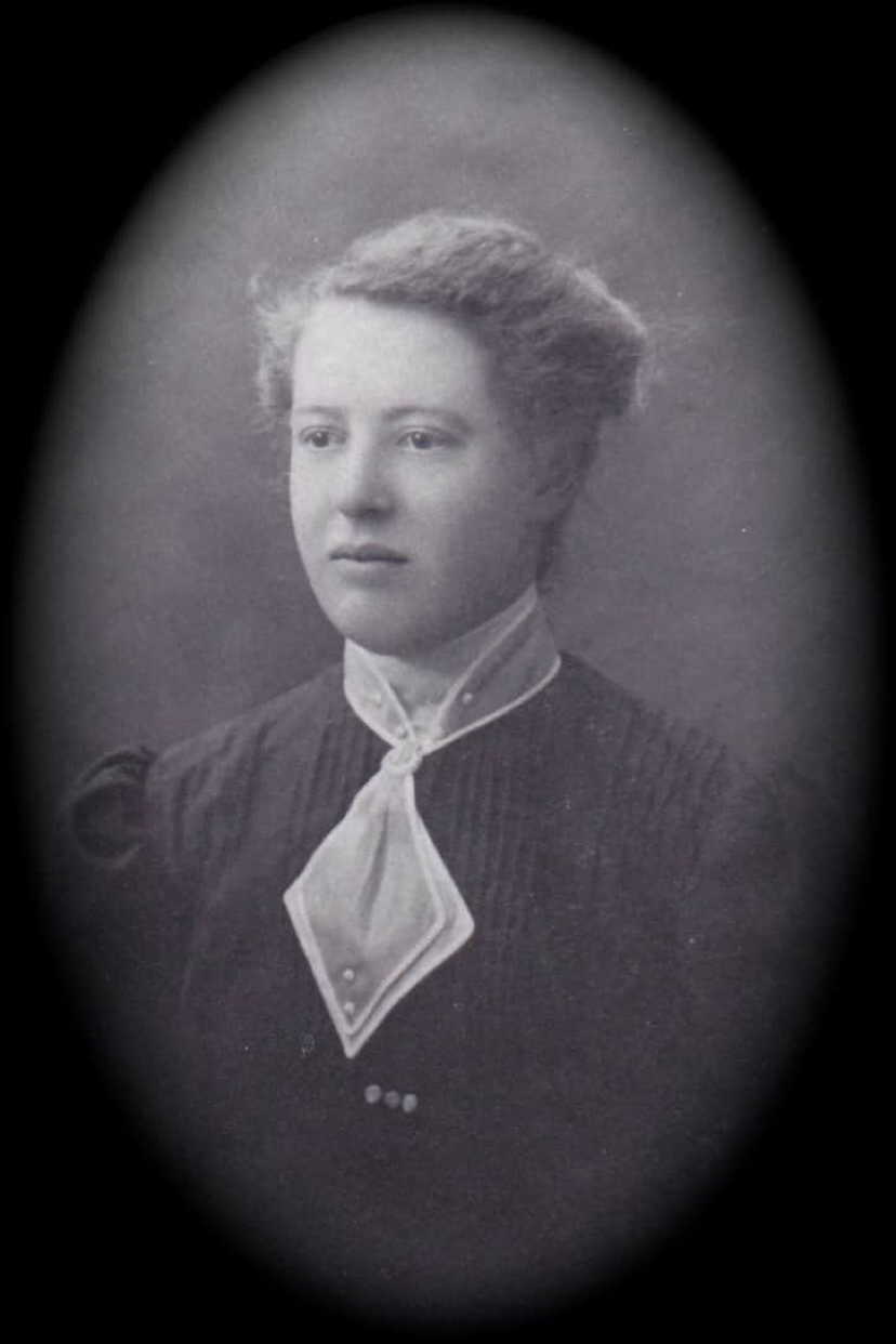 Photo of photos/Lilly Pratt d1960 portrait